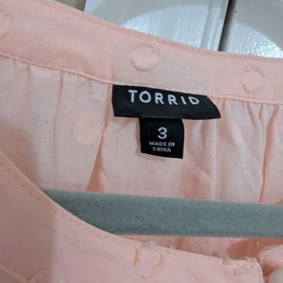 Torrid Blush Peach Clip Dot Button Front Blouse Size 22 / 24 (3X) Lace Trim Boho - Picture 4 of 6